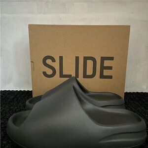 Adidas Yeezy Slide Black ONYX  Men